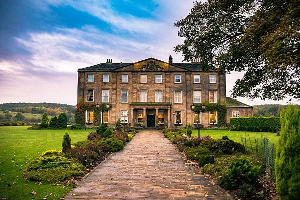 holiday homes in the UK with pools 