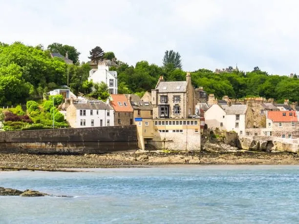 holiday homes in the UK with pools