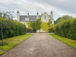 holiday homes in the UK with pools