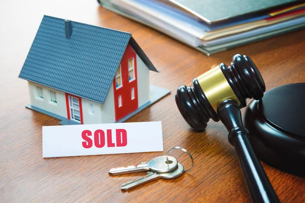 The Legal Steps to Sell Your Home in the UK